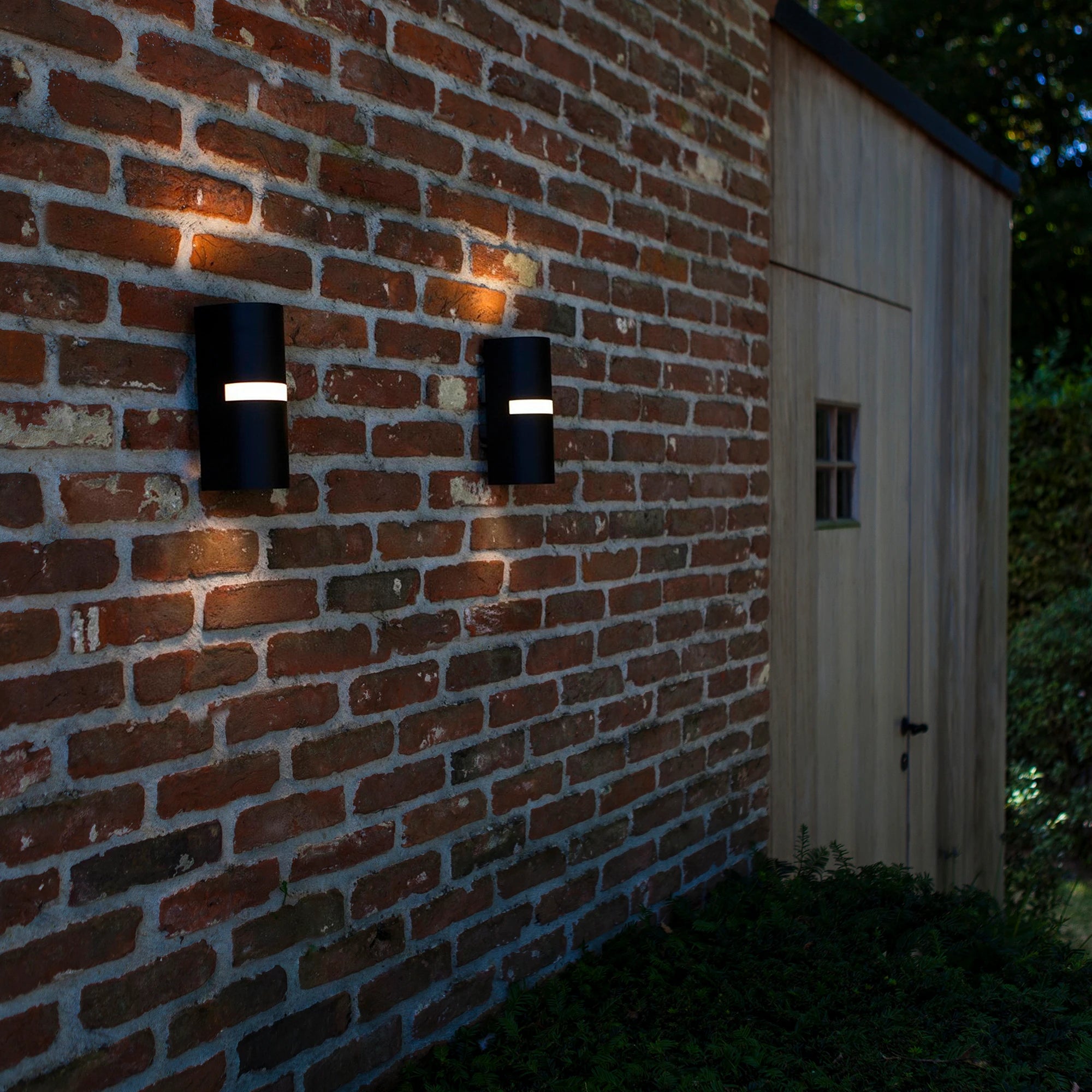 Zidna svjetiljka MIKA, mat crna, 2xGU10, IP54