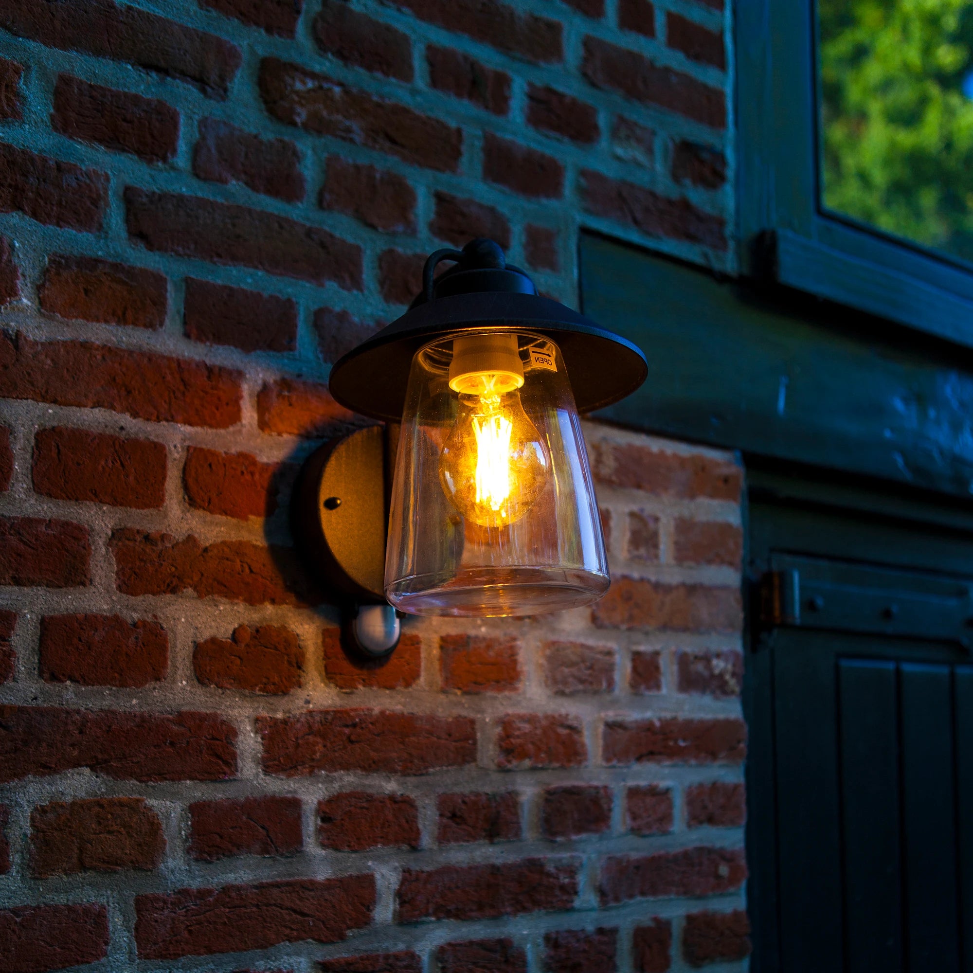 Zidna svjetiljka CATE, senzor pokreta, mat rust, 1xE27, IP44