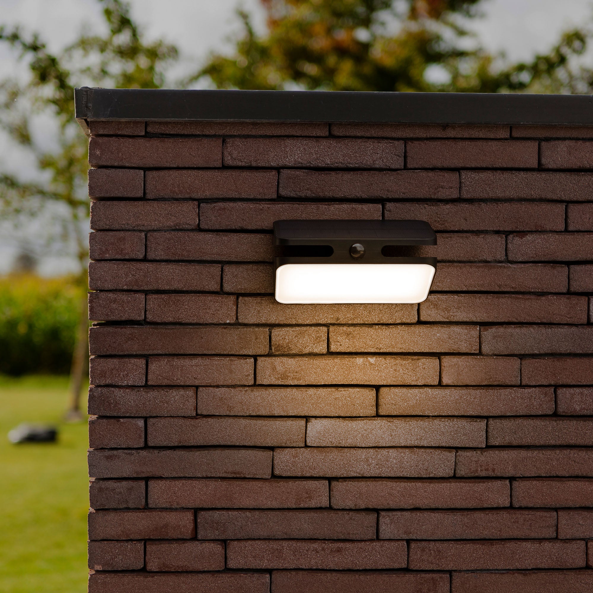 AERO LED solarna zidna svjetiljka, senzor pokreta, mat crna, 8.6W, 4000K, IP54, 109mm