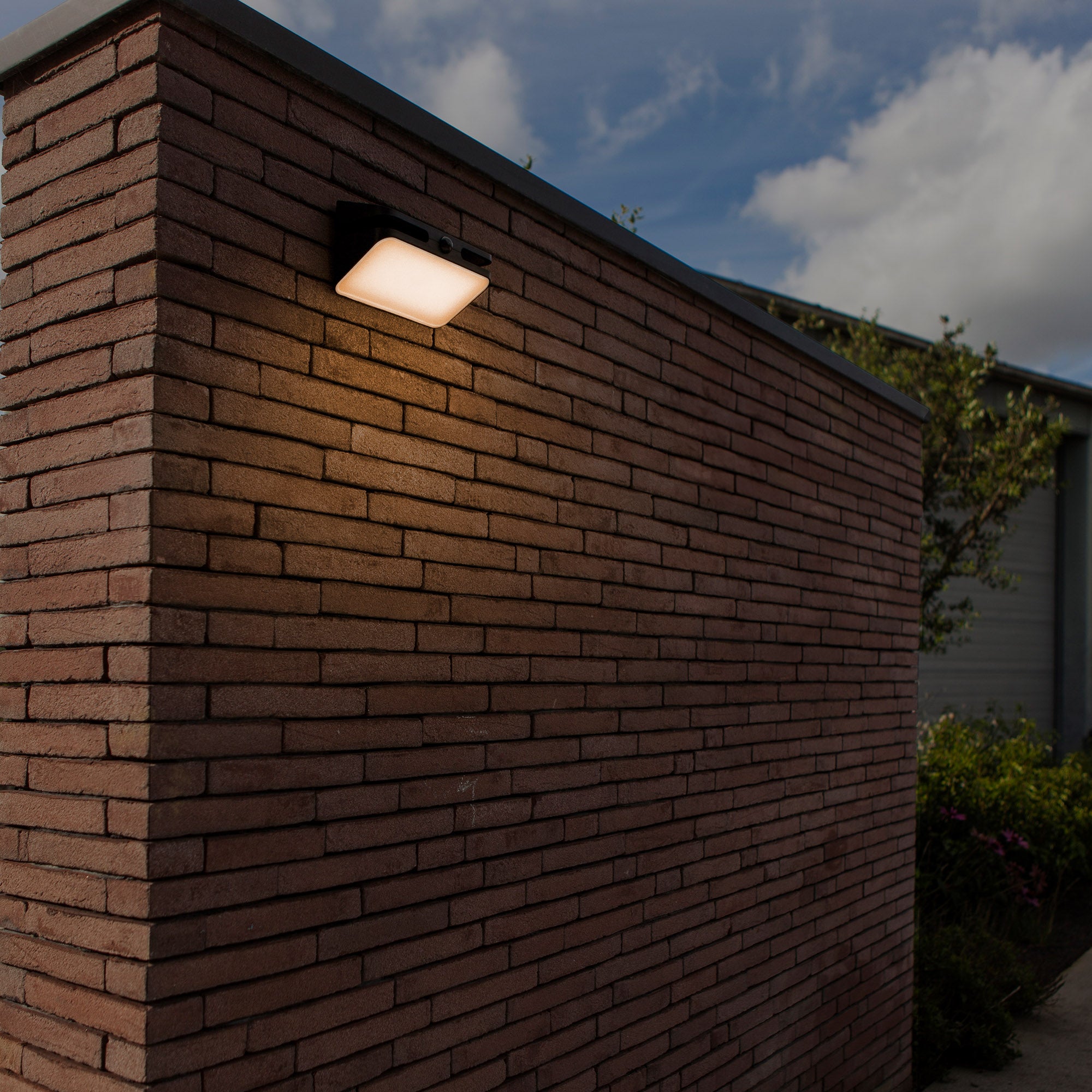AERO LED solarna zidna svjetiljka, senzor pokreta, mat crna, 8.6W, 4000K, IP54, 109mm