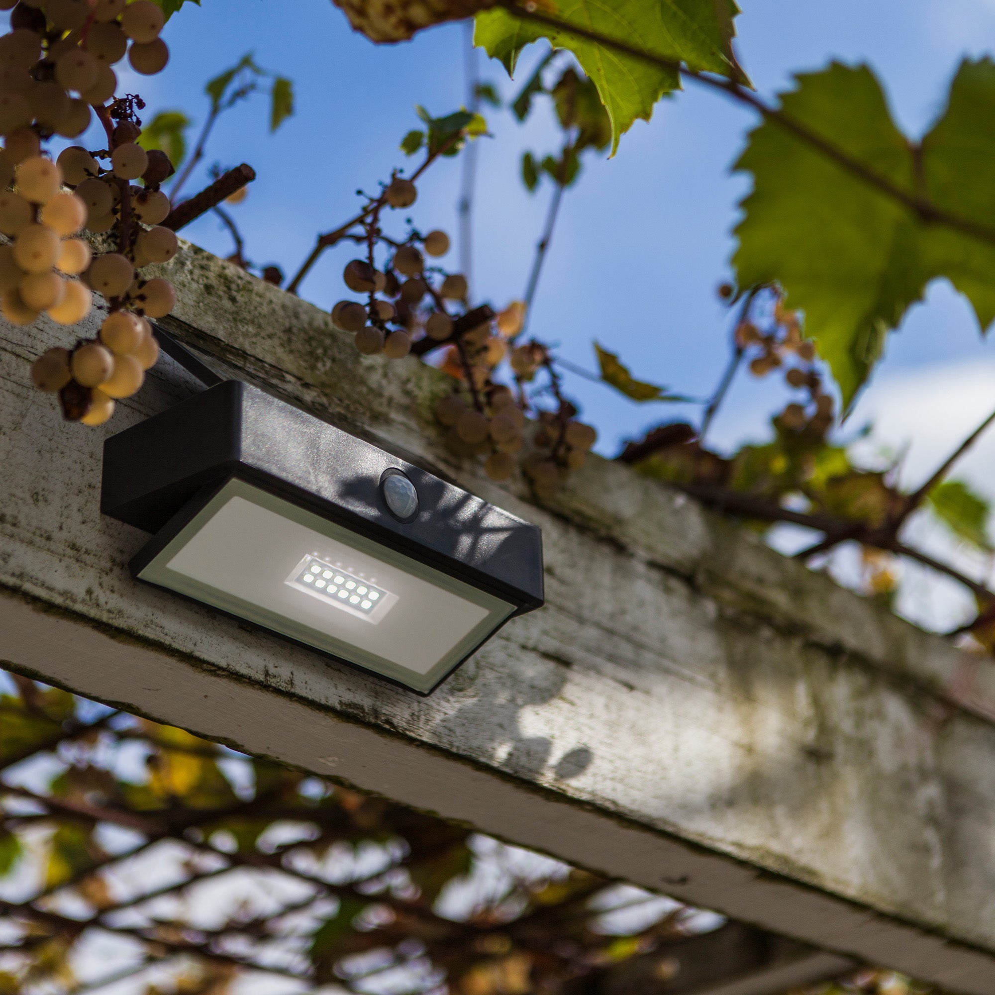 ARROW LED solarna zidna svjetiljka, senzor pokreta, tamno siva, 2.3W, 5000K, IP44, 109mm