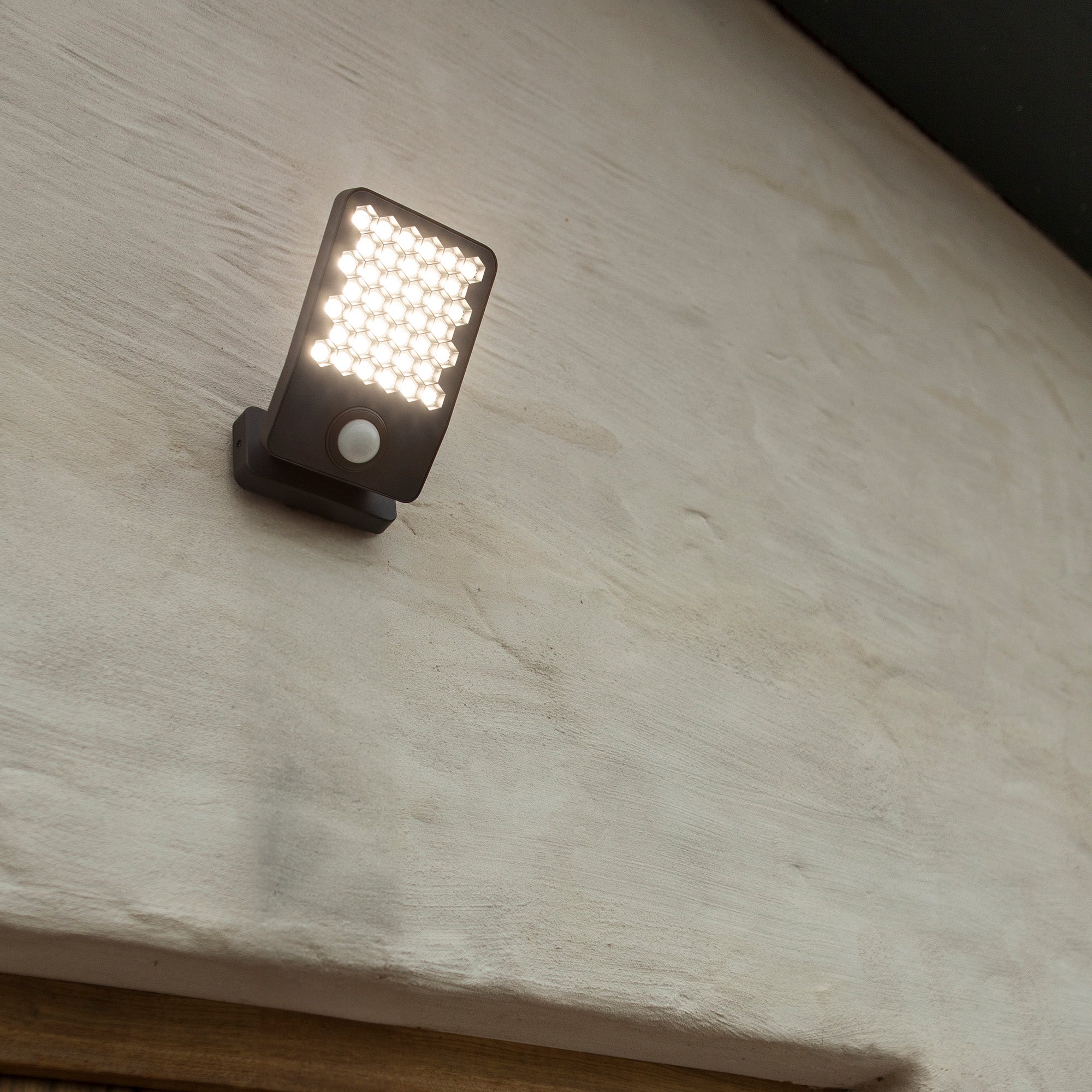 ATLANTIS LED reflektor, senzor pokreta, tamno sivi, 14W, 4000K, IP54, 124mm