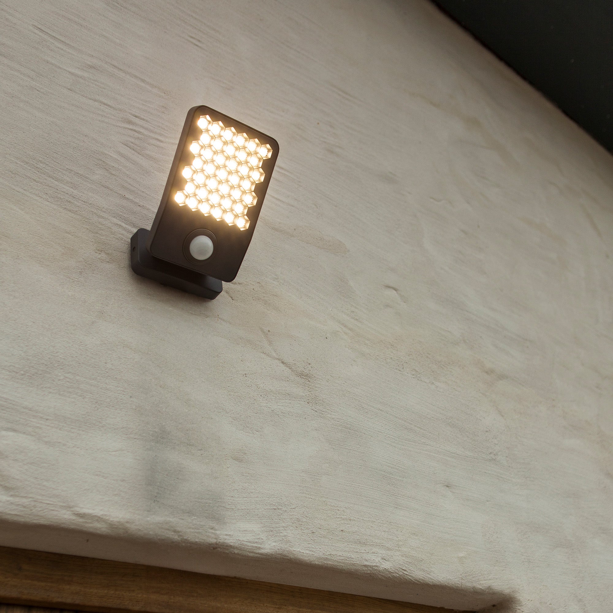 ATLANTIS LED reflektor, senzor pokreta, tamno sivi, 14W, 3000K, IP54, 124mm