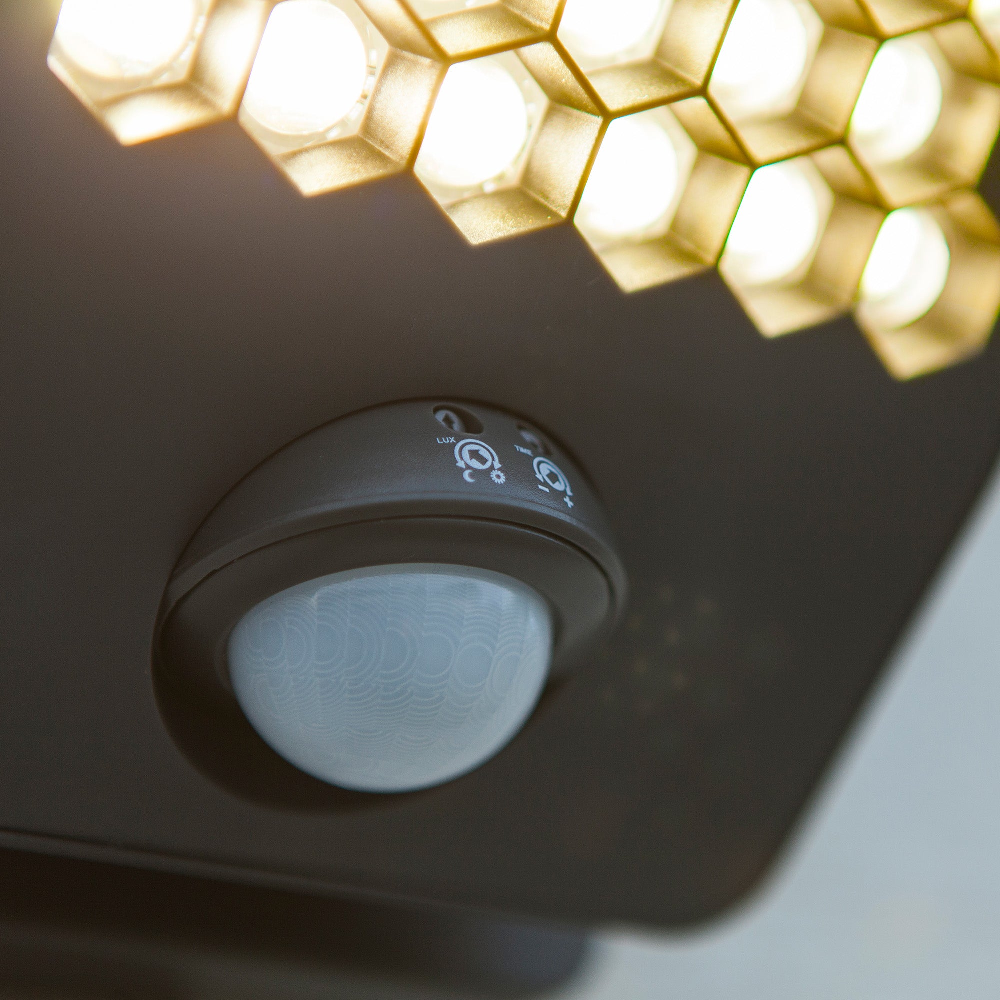 ATLANTIS LED reflektor, senzor pokreta, tamno sivi, 14W, 3000K, IP54, 124mm