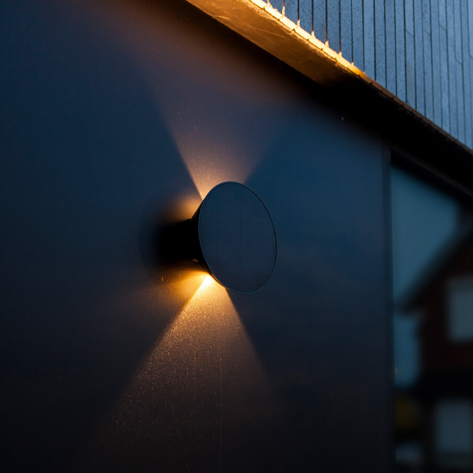 BELKA LED solarna zidna svjetiljka, hibridna, tamno siva, 9W, 3000K, IP54, 190mm