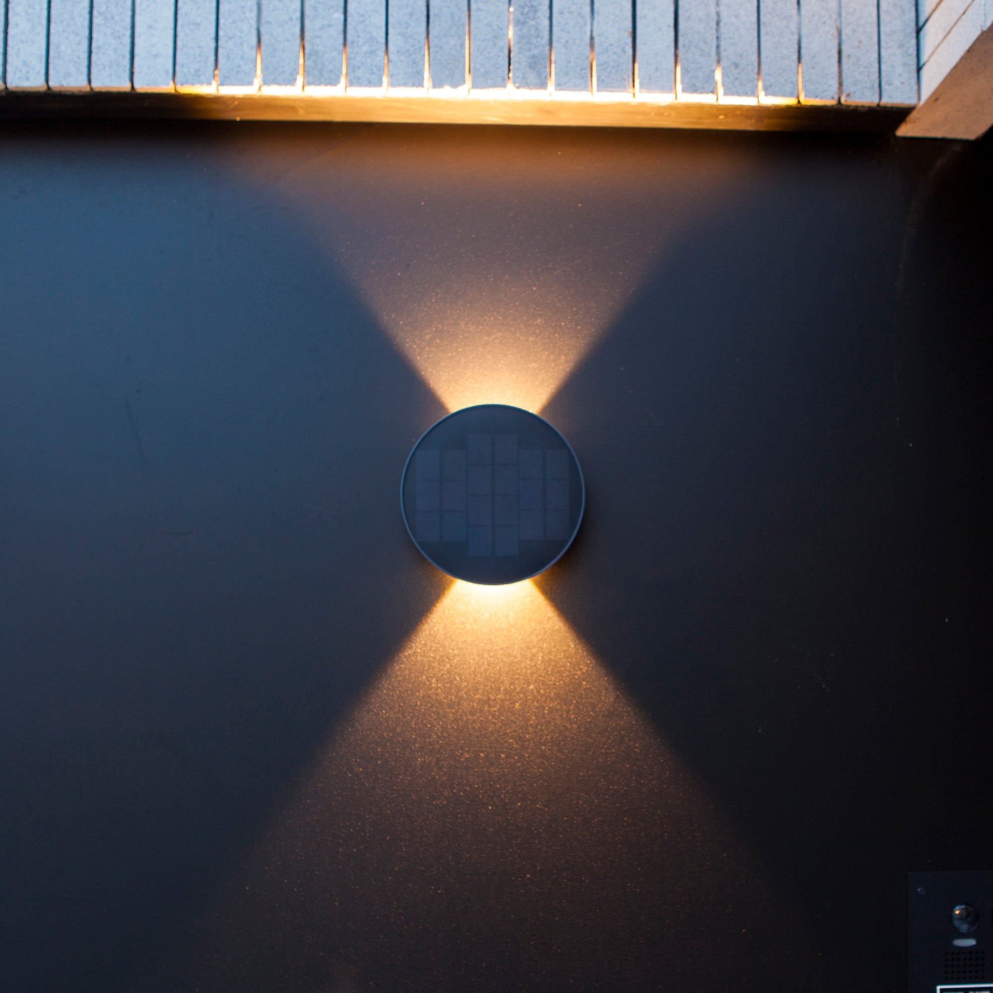 BELKA LED solarna zidna svjetiljka, hibridna, tamno siva, 9W, 3000K, IP54, 190mm