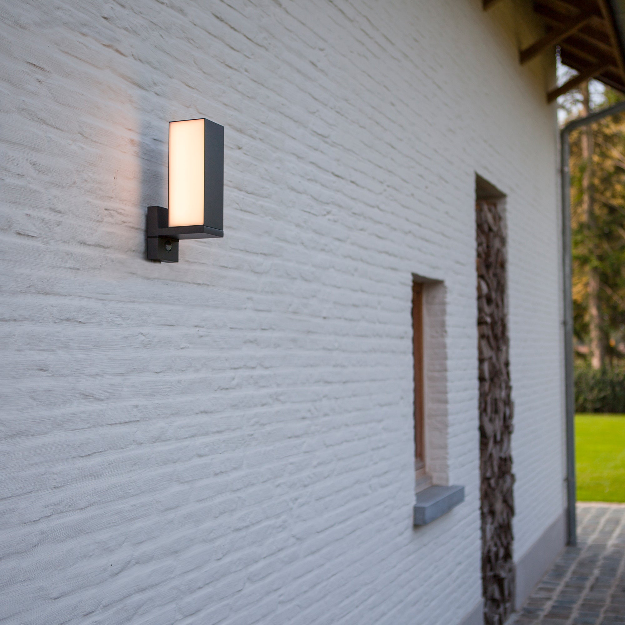 CUBA LED zidna svjetiljka, senzor pokreta, tamno siva, 14W, 3000K, IP54, 308mm