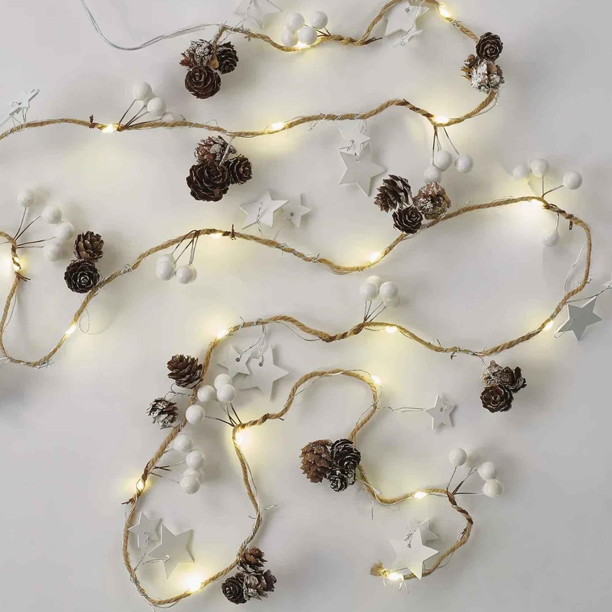 Božićna girlanda, češeri, LED, toplo bijela, 2xAA, IP20, 1.7m