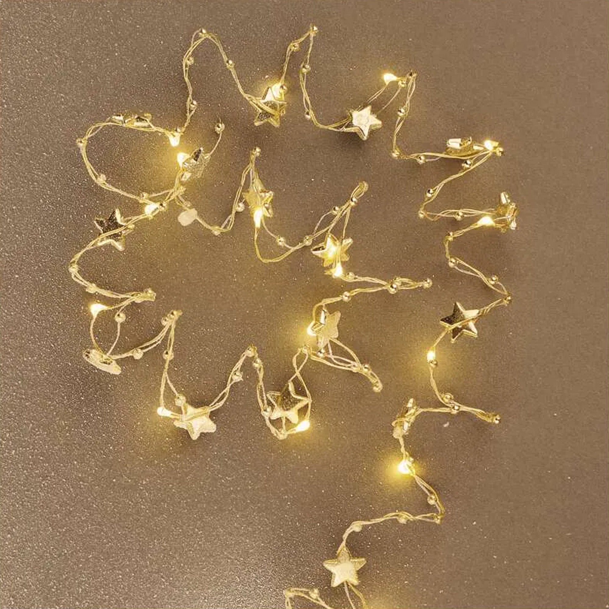LED Christmas string, stars, indoor, gold, warm white, timer, 2xAA, 1.9m