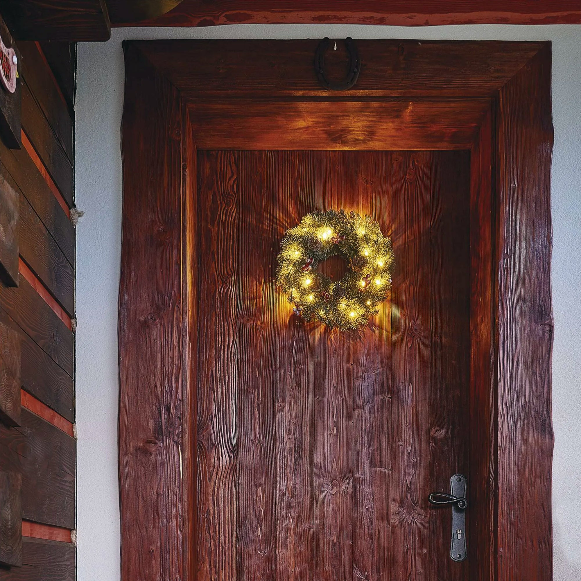 LED Christmas wreath, indoor, snow, warm white, timer, 2xAA, 38cm