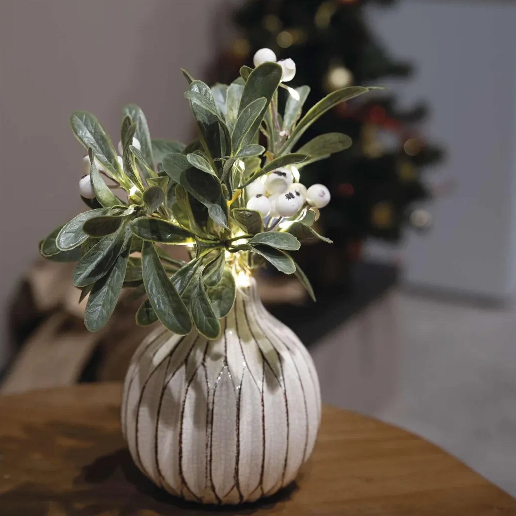 Božićna dekoracija, grančica imele, LED, toplo bijela, 2xAA, IP20, 30cm