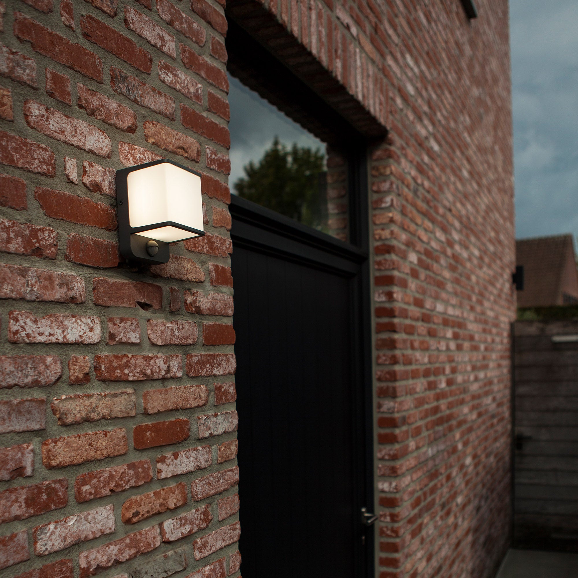 DOBLO LED zidna svjetiljka, senzor pokreta, tamno siva, 14W, 4000K, IP54, 146mm