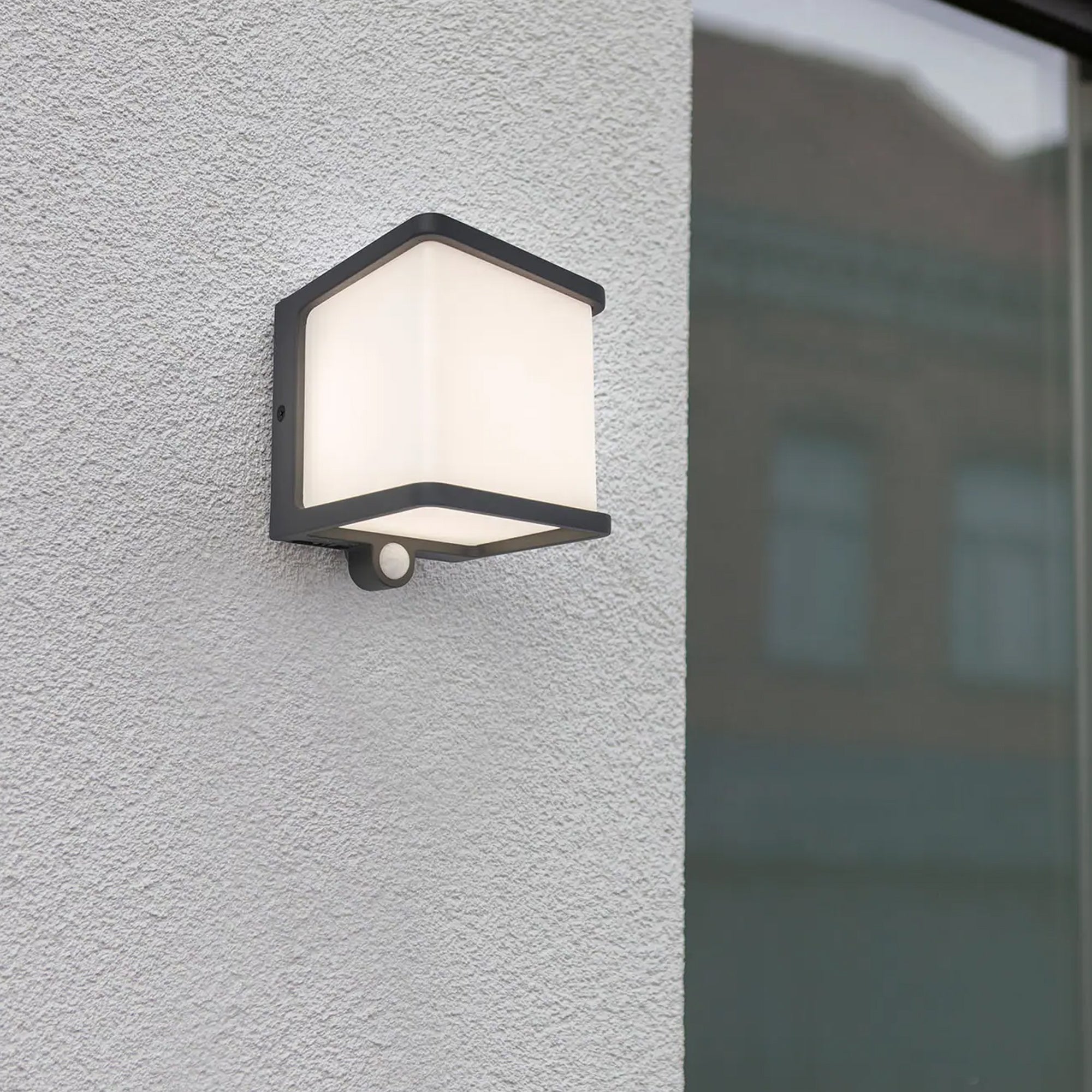 DOBLO LED solarna zidna svjetiljka, senzor pokreta, tamno siva, 7.5W, 4000K, IP54, 129mm