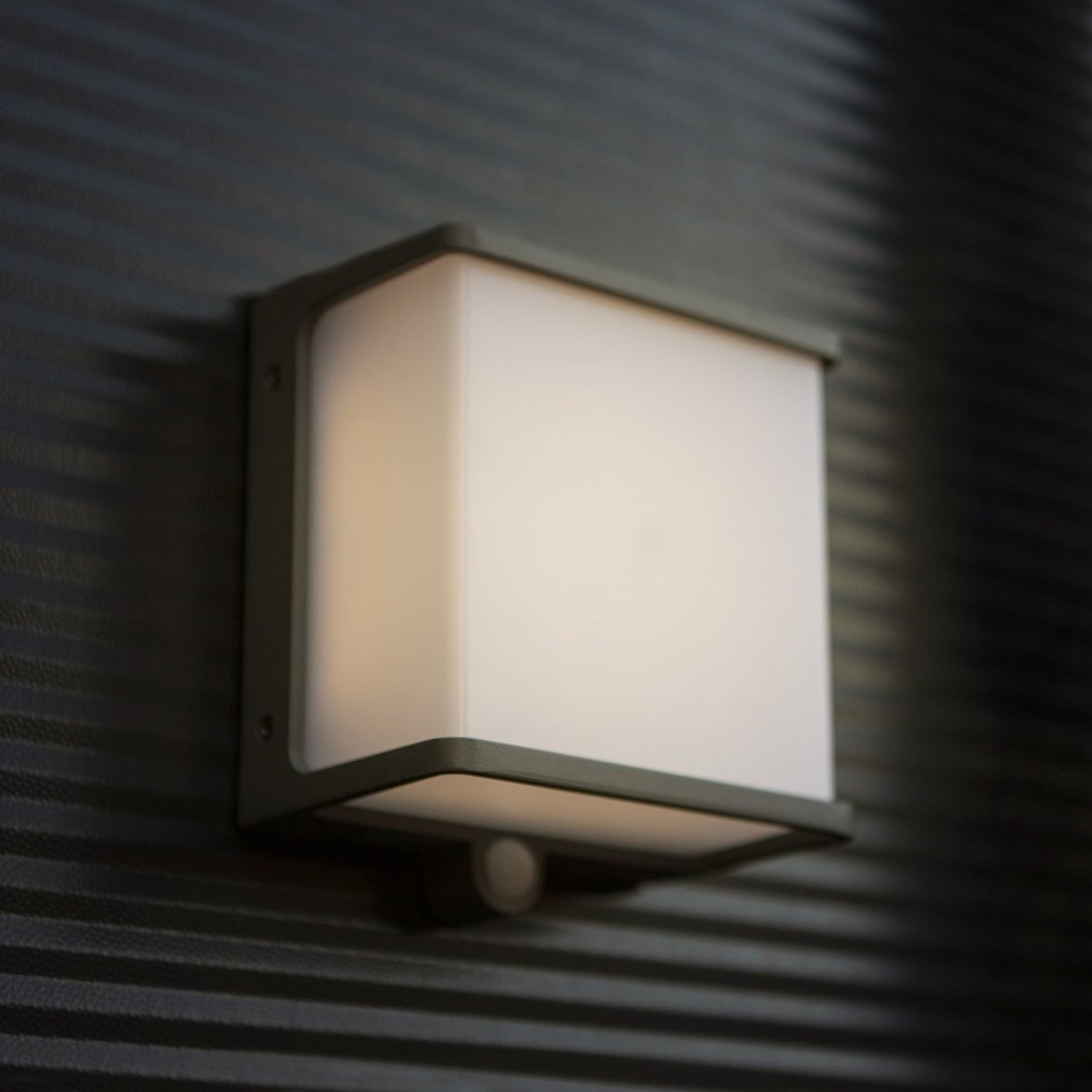 DOBLO LED solarna zidna svjetiljka, senzor pokreta, tamno siva, 12W, 4000K, IP44, 170mm