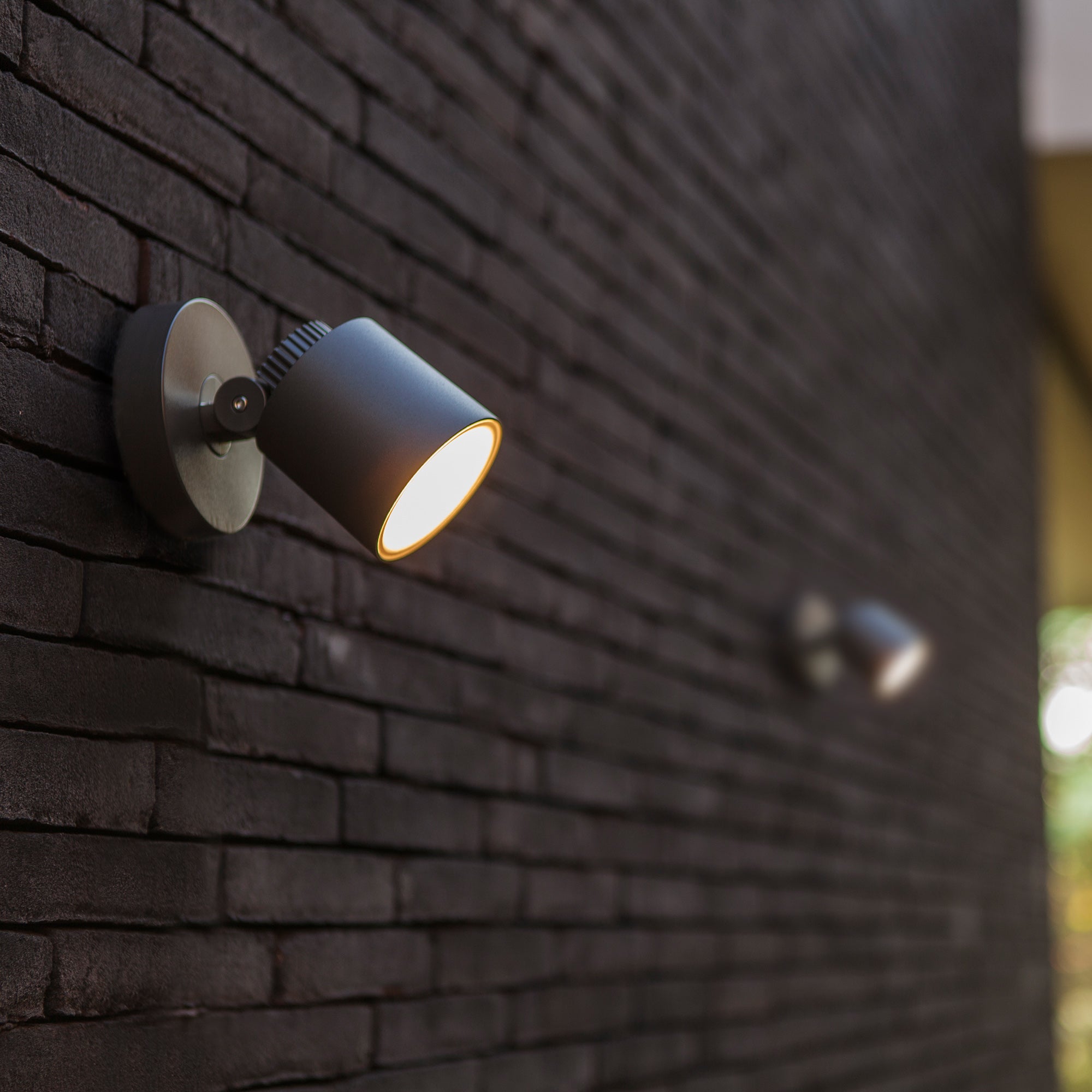 EXPLORER LED zidna svjetiljka, tamno siva, 3.5W, 3000K, IP54, 118mm