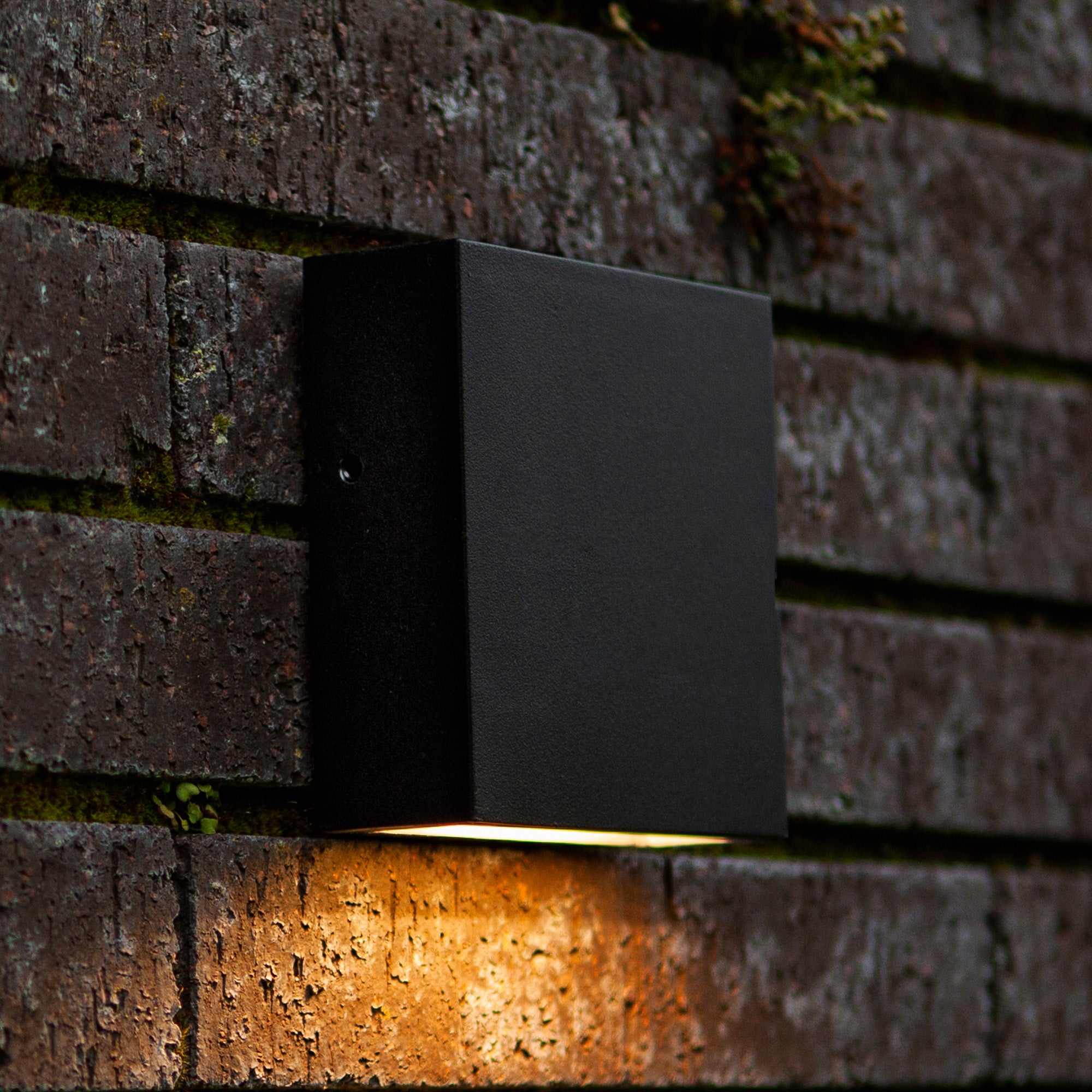 GEMINI XF LED zidna svjetiljka, mat crna, 7.4W, 3000K, IP54, 110mm