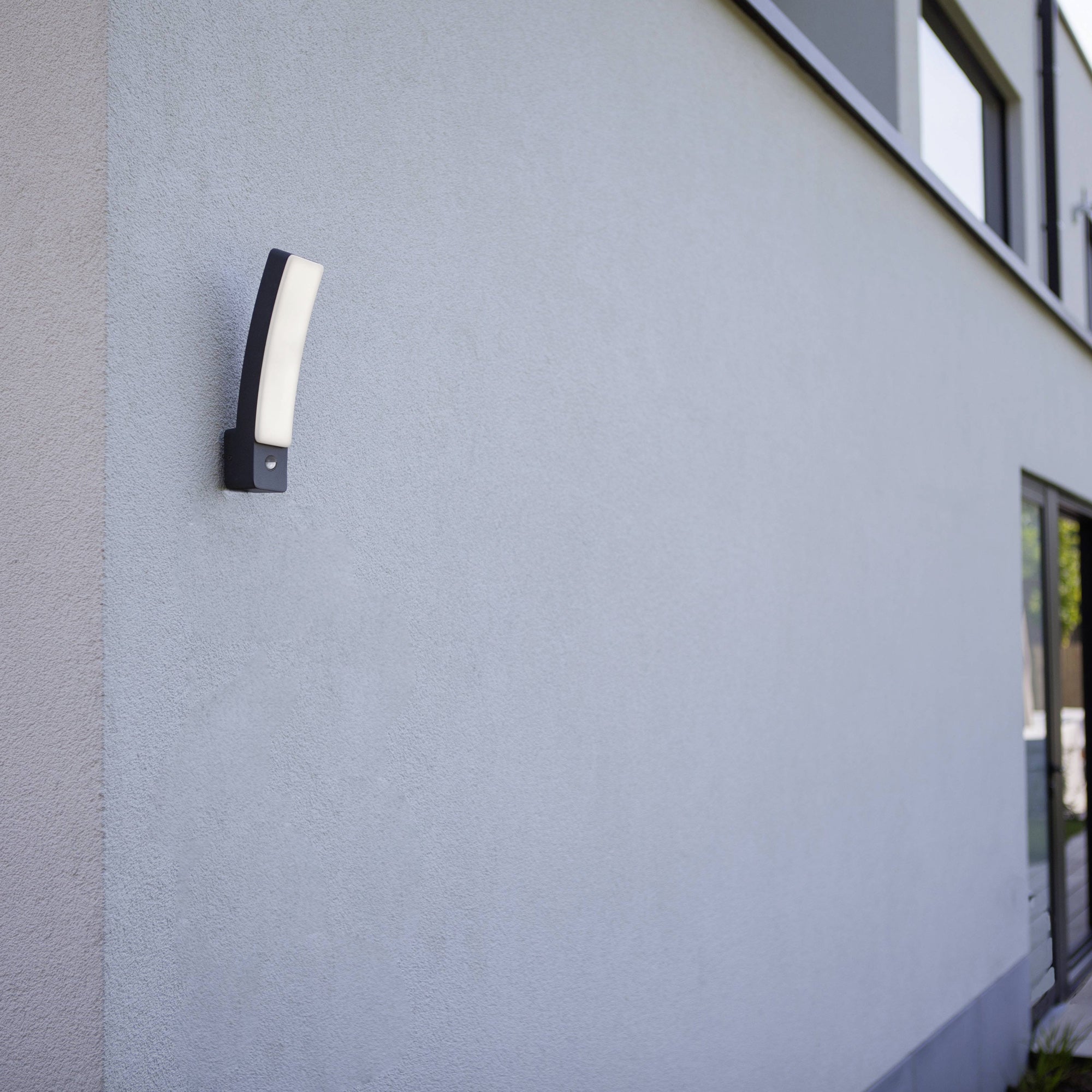 KIRA LED zidna svjetiljka, senzor pokreta, tamno siva, 18W, 4000K, IP54, 311mm