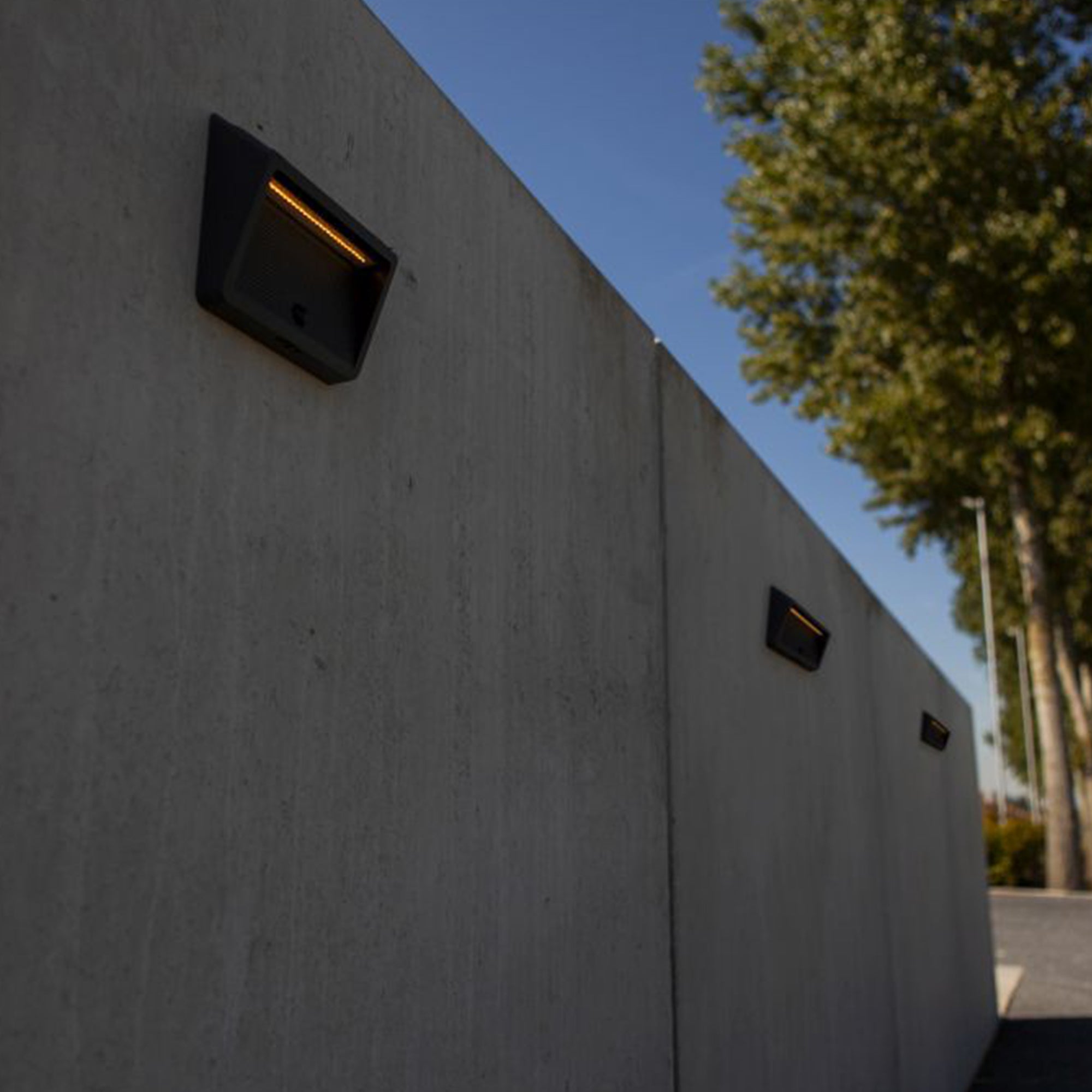 LINKO LED solarna zidna svjetiljka, senzor pokreta, tamno siva, 11.5W, 3000K, IP44, 161mm