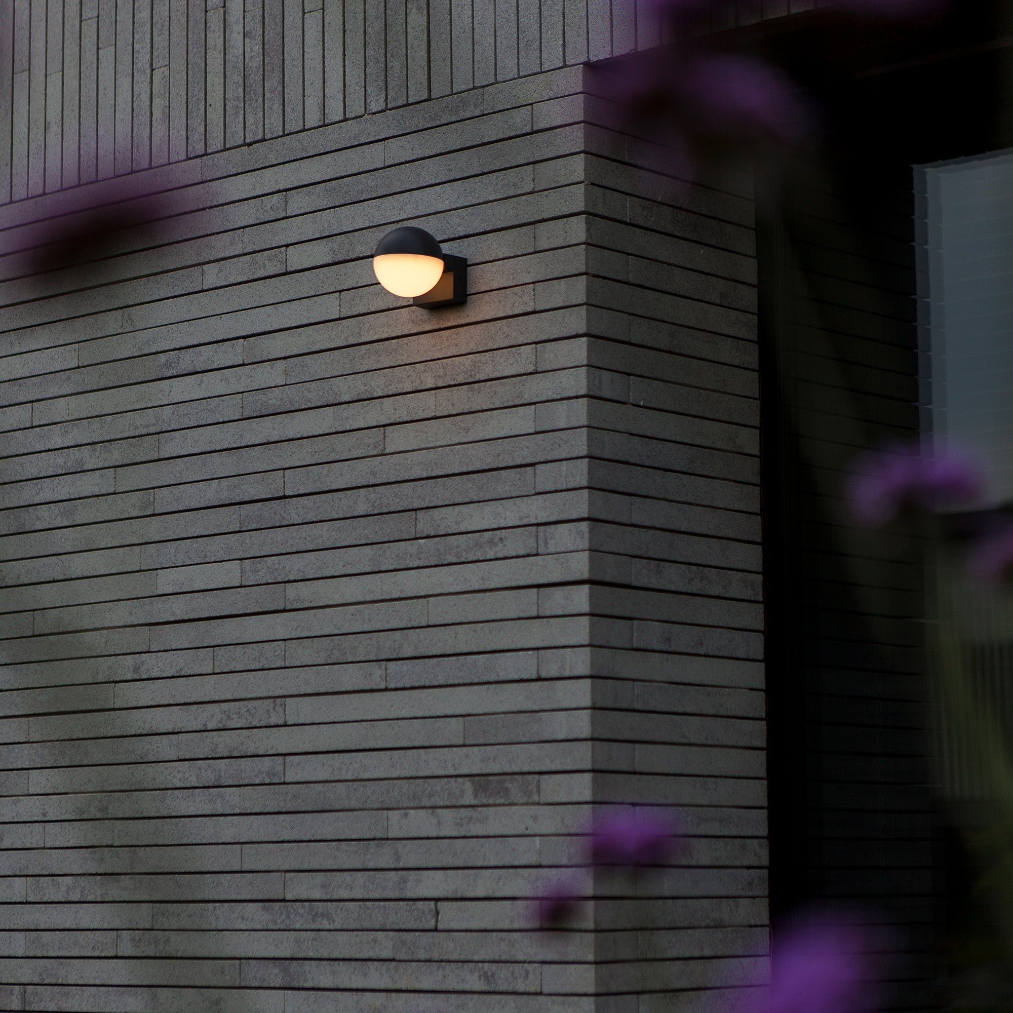 LOOMA LED zidna svjetiljka, tamno siva, 7.8W, 3000K, IP54, 100mm