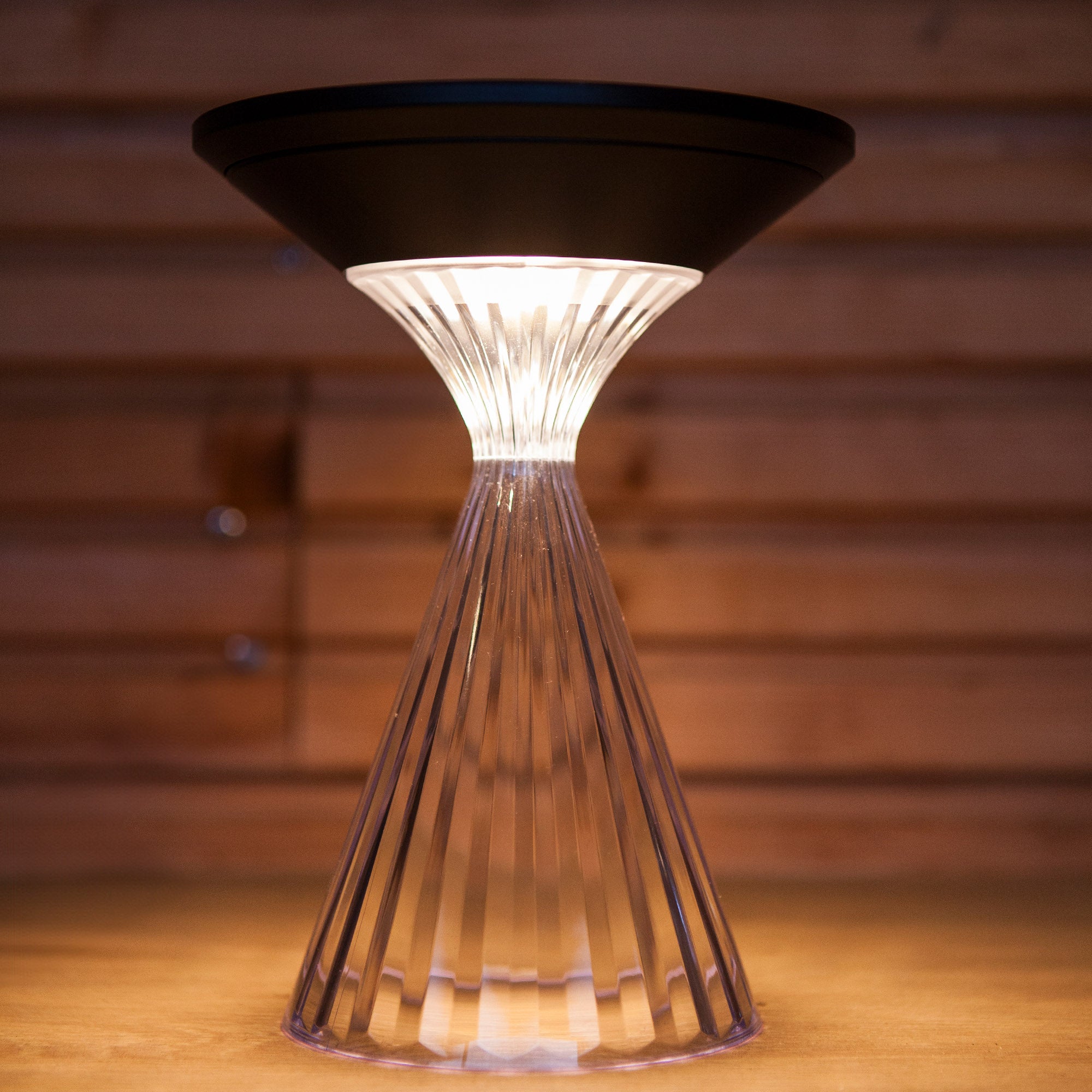 MIYI LED solarna stolna svjetiljka, mat crna, 3.8W, 3000K, IP54, 200mm
