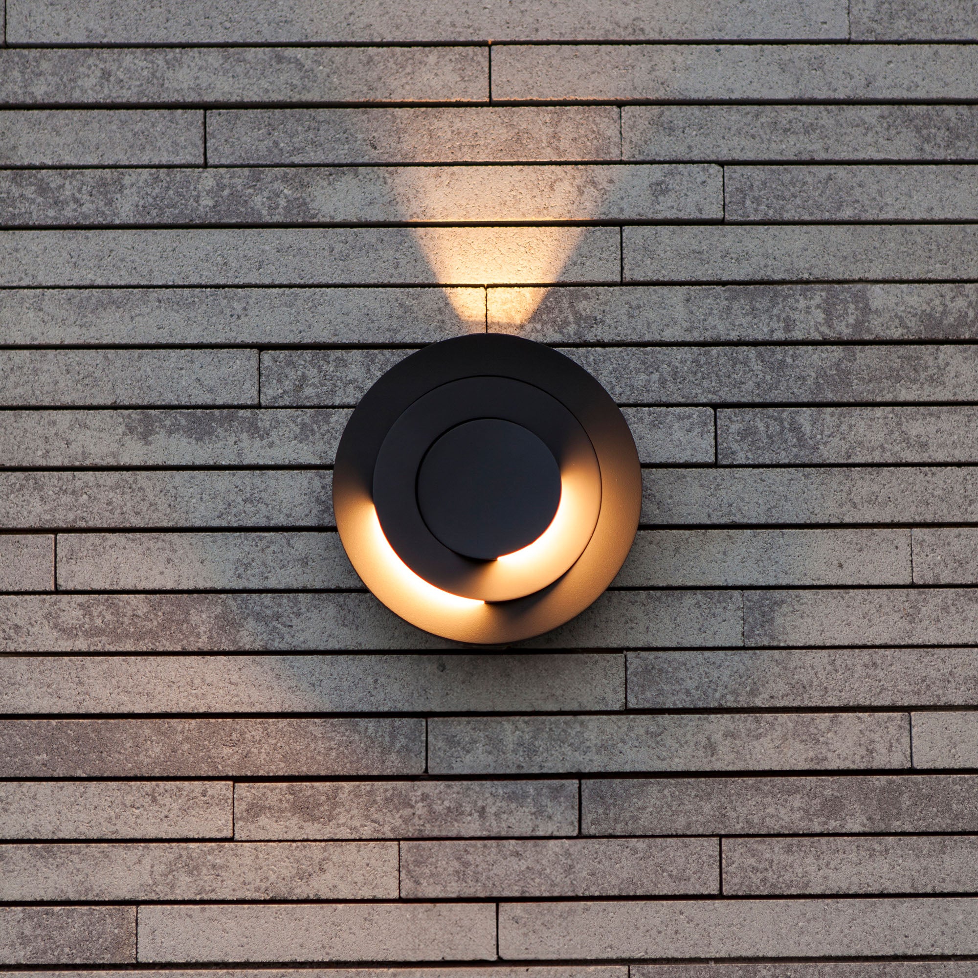 MOOV LED zidna svjetiljka, tamno siva, 7.8W, 3000K, IP54, Ø211mm