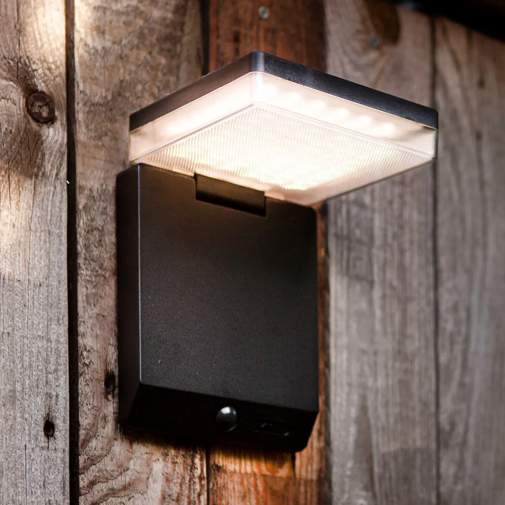 MOZE LED solarna zidna svjetiljka, senzor pokreta, mat crna, 8W, 4000K, IP44, 195mm