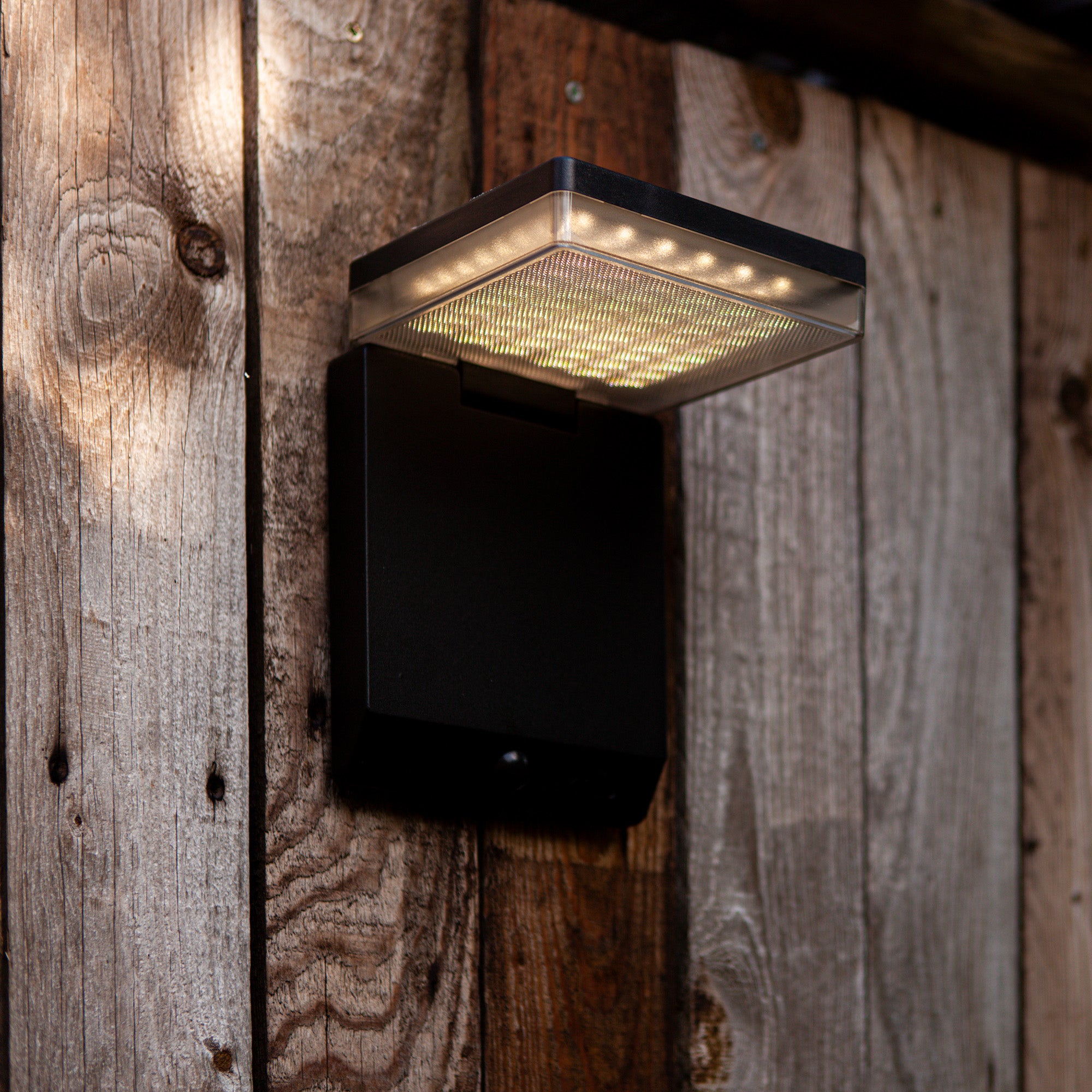 MOZE LED solarna zidna svjetiljka, senzor pokreta, mat crna, 8W, 4000K, IP44, 195mm