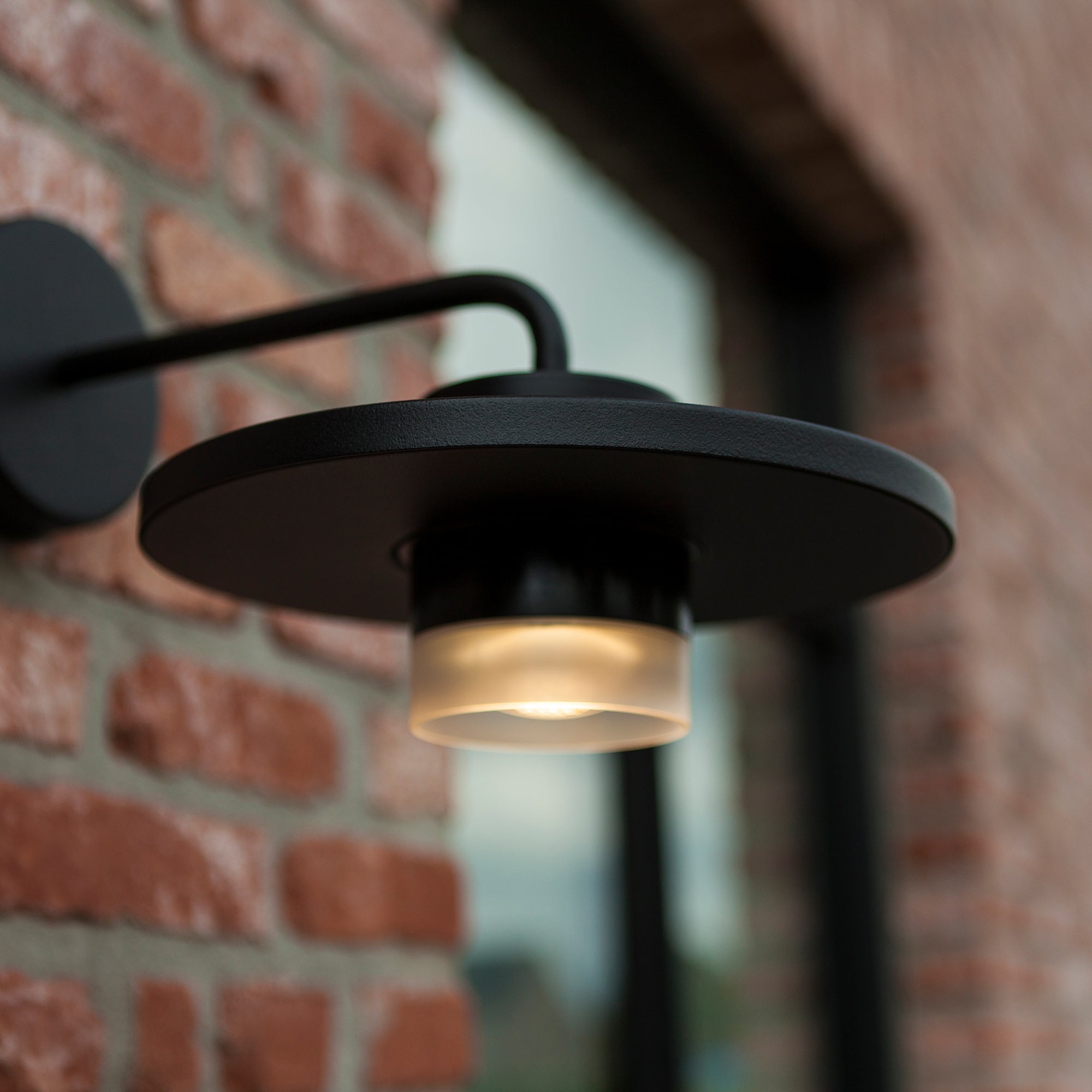 PLATO LED zidna svjetiljka, mat crna, 7W, 3000K, IP54, 195mm