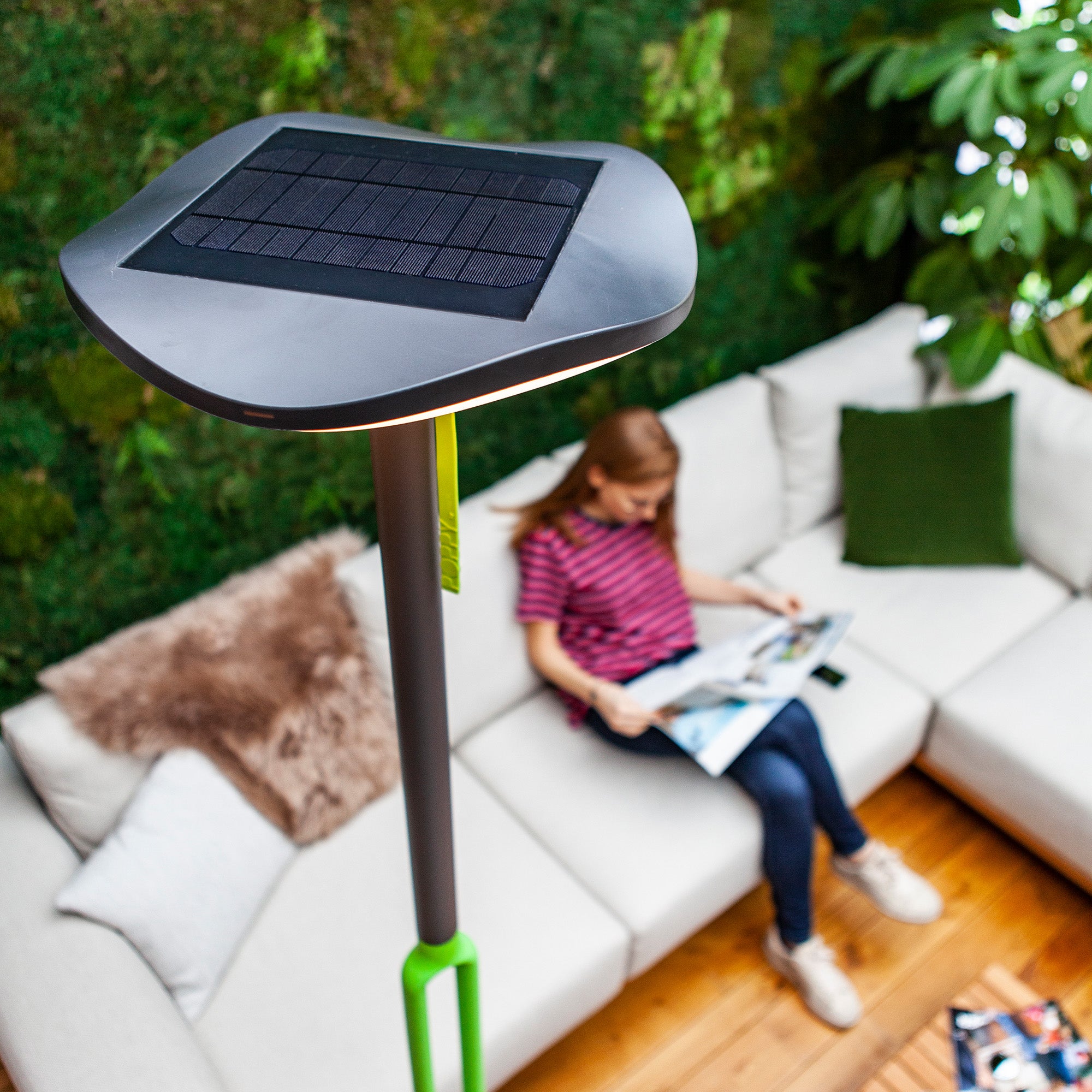 POPPY LED solarna vrtna svjetiljka, tamno siva, 8W, 3000K, IP54, 1900mm
