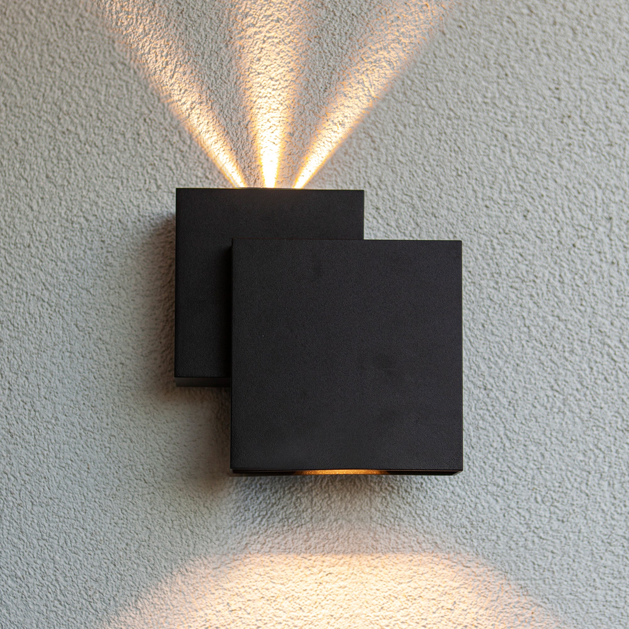 RIALTO LED zidna svjetiljka, mat crna, 21W, 3000K, IP44, 195mm
