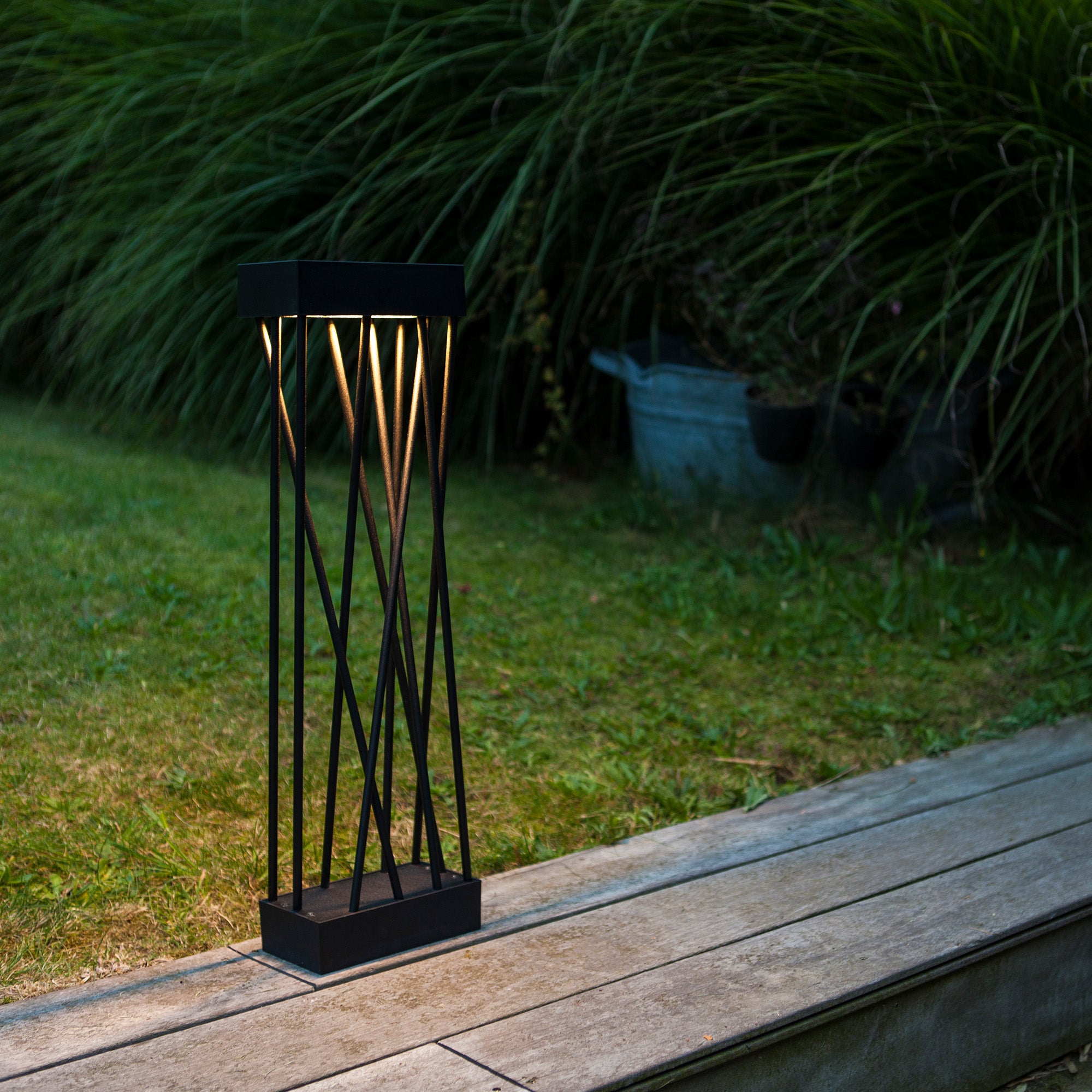 SPIDO LED solarna vrtna svjetiljka, mat crna, 10.5W, 3000K, IP54, 600mm