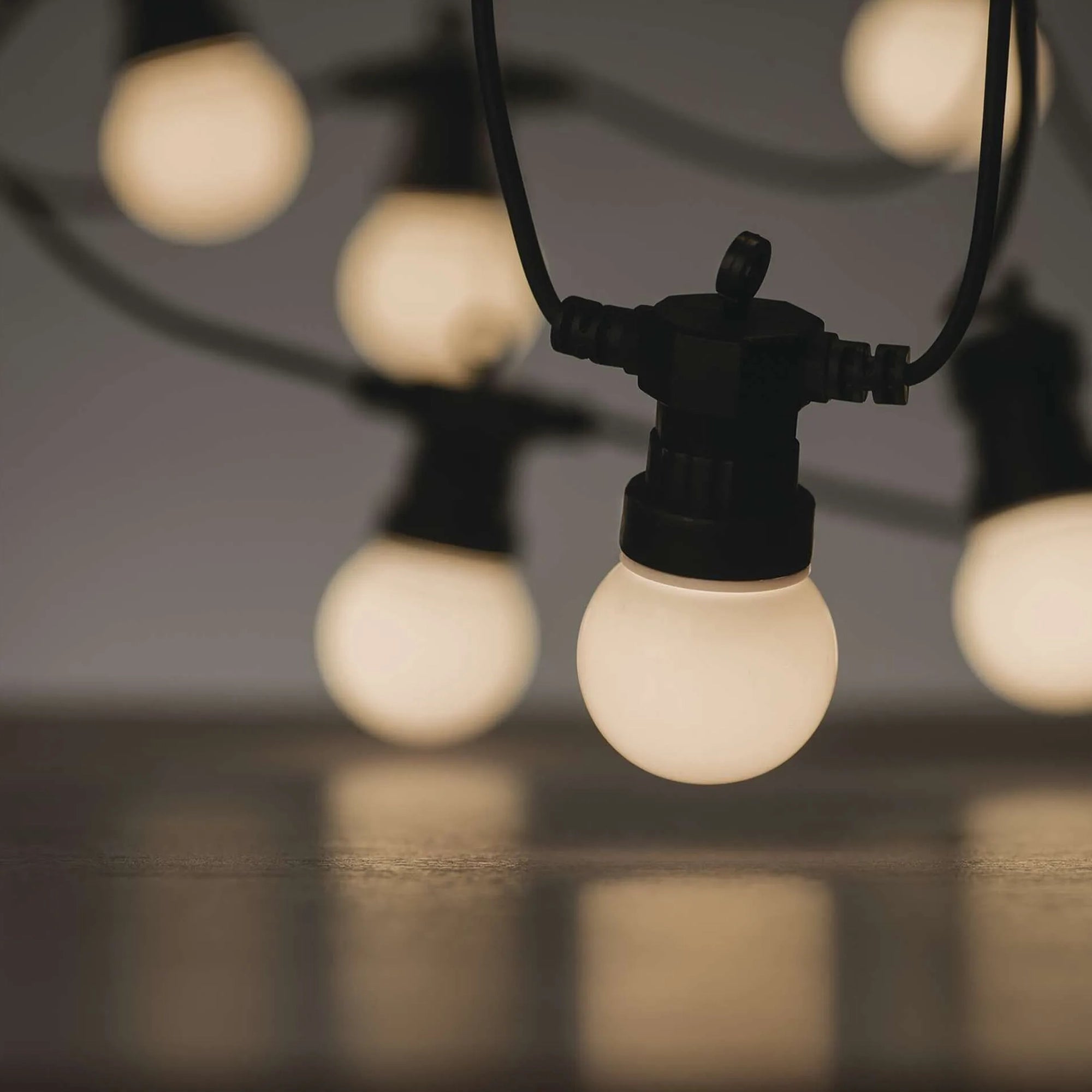 LED rasvjetni lanac, 10 žarulja, mliječne žarulje, IP44, 5m