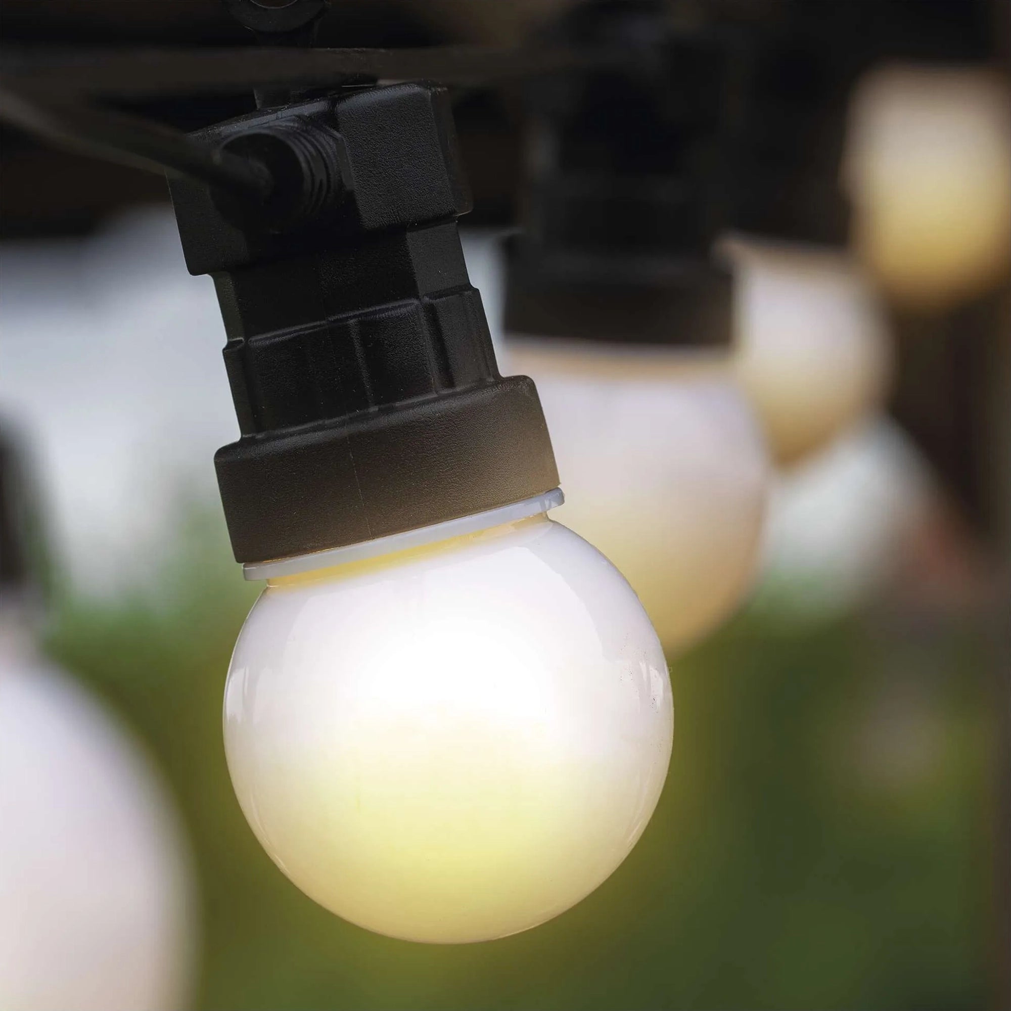LED rasvjetni lanac, 10 žarulja, mliječne žarulje, IP44, 5m