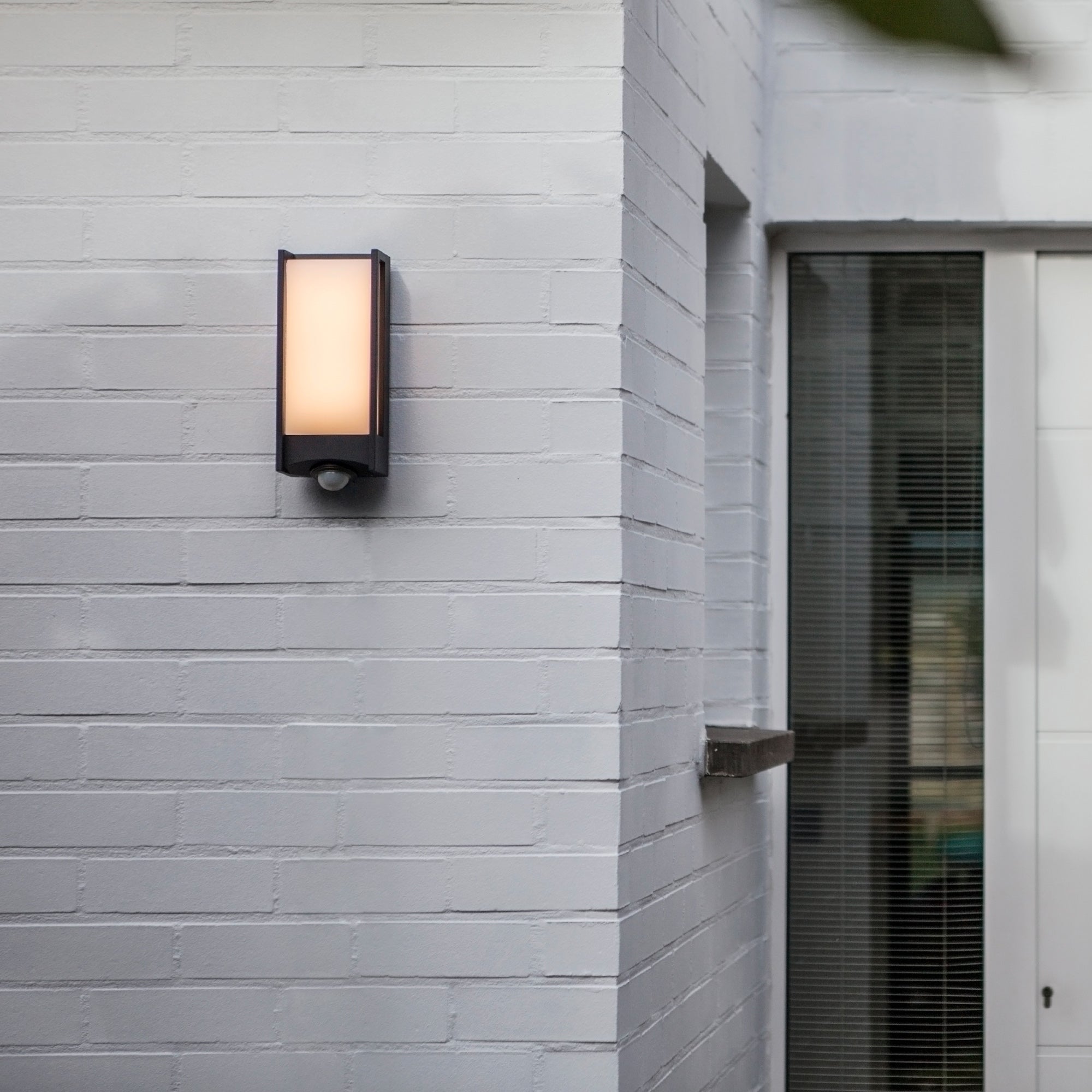 QUBO LED zidna svjetiljka sa senzorom 14W 3000K